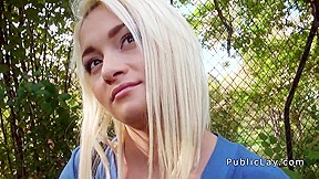 Dude fucks sexy amateur blonde outdoor1