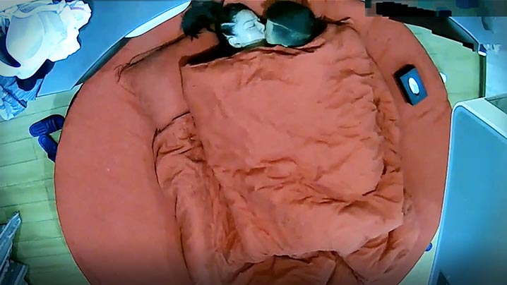【上帝视角偷窥】土豪哥哥与白嫩妹妹的极乐世界激情啪啪