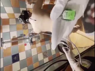 Çinli ağır ağızlı orospu eğitimi! İdrar iç! Kırbaç! aşağılama! Rüzgar yağı özü
