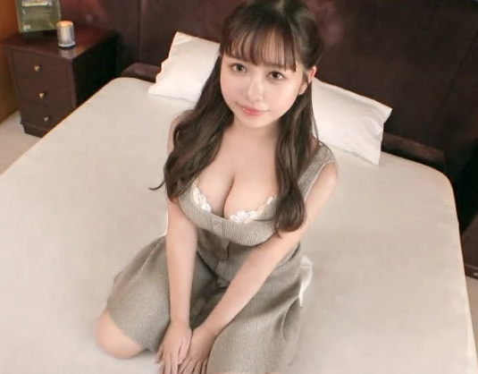 SIRO-5203 【美乳乳交】【小恶魔】100％天然可爱又狡猾的半脸美少女！ ！从未体验过的快感，让她那可爱的笑容，变成了快要哭出来的笑容。用她蓬松的 G 罩杯乳房进行乳交。不要错过她那自然美丽的大乳房，每次推入都会摇晃！ ！ [首拍] 线上应聘AV→AV体验拍摄2098