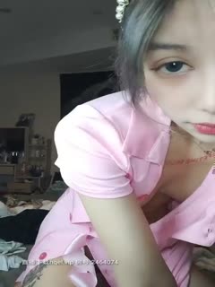 短发高颜值甜美妹子道具自慰诱惑，换上情趣装白丝跳蛋塞逼假屌抽插，掰穴特写出白浆非常诱人