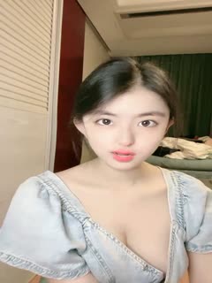 Joy宝贝--治愈笑容，五官小巧，萝莉宝藏女孩，怎么有那么甜的正点女孩，小奶兔软又翘挺！ 1