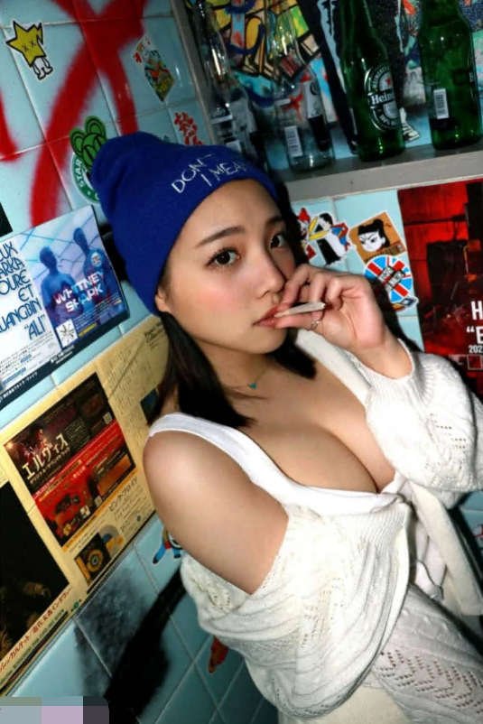 【神乳JD】邀请超可爱的神乳舞者JD去夜店厕所，给她泡芙口交→带她回家射在她体内东京天堂2