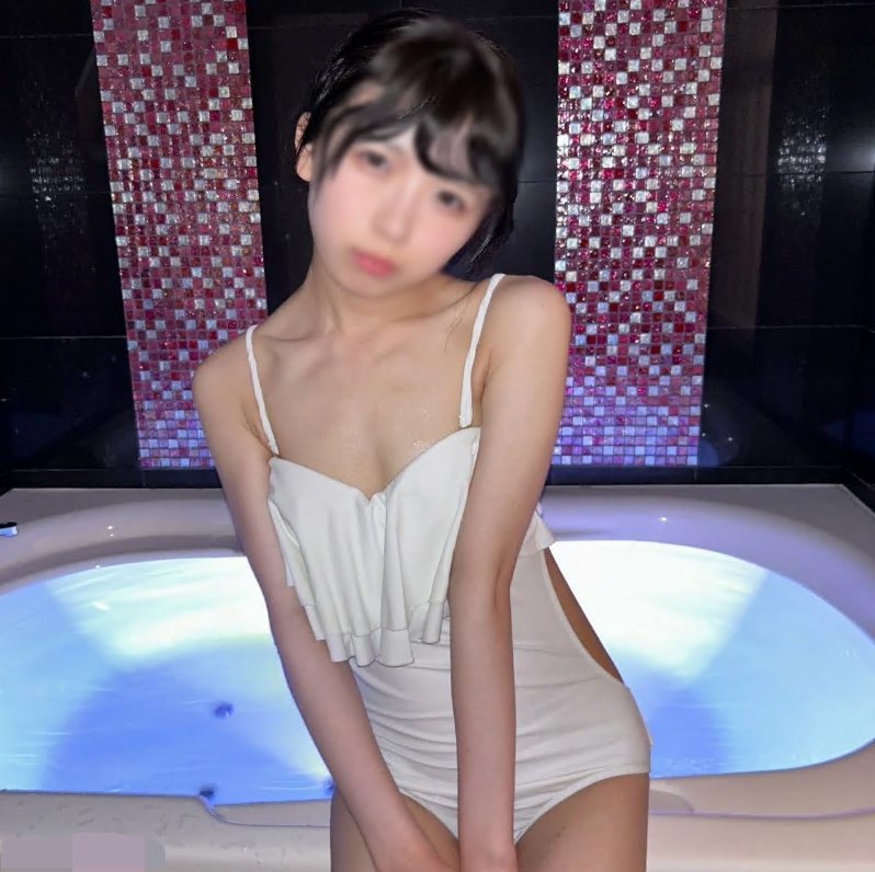 【顔出し】スリムな女の子に水着を着せて、綺麗だけど生えかけの陰毛を鑑賞して絶頂を迎えさせ、愛情たっぷりに中出しする2