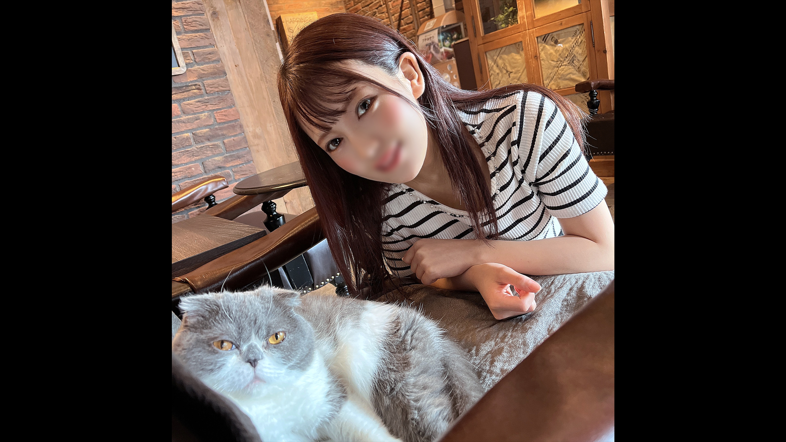 露脸·首次摄影！ ！引起庇护欲的美人现〇女大学生和活生生现实的性爱···无论被说什么都不嫌弃地遵从的敞开大步的性奴!