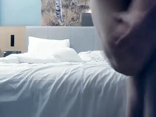 年轻嫩妹酒店出台，被草很投入，叫声诱人。 !!