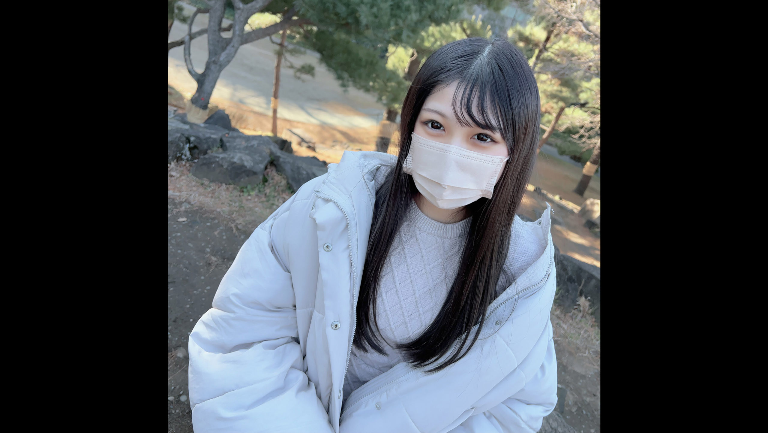첫 화보 촬영 등장! ! 도겐자카의 어느 카페에서 일하는 20대 젊은 대학생. !