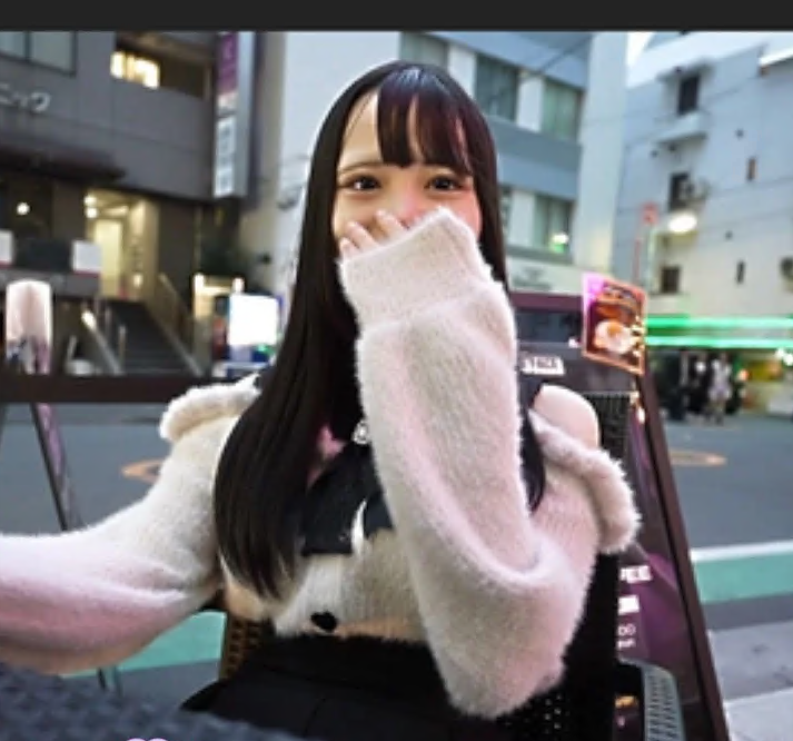 【闪亮巨乳萝莉天使】纯白的Momorin，现在是一名大学二年级学生。可爱微笑的秘密一面。桃