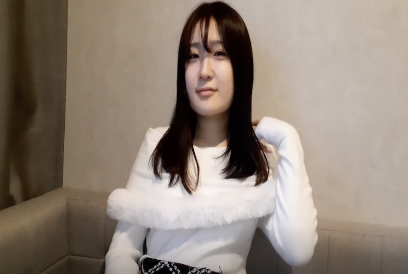 FC2-4661749 [露出臉部] [色情] [中出] 記錄與一位害羞、可愛的年輕妻子在光天化日下開始的婚外情。 素人