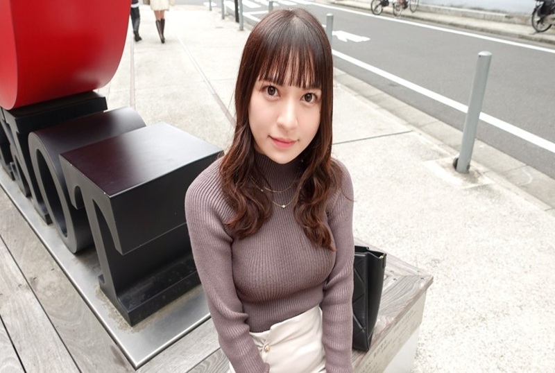 SIRO-5453 擁有可愛大眼睛的美麗混血女孩補習班老師，他每天都感到沮喪，並通過自慰來釋放壓力。通過性愛達到終極高潮，釋放您壓抑的性慾！ 素人