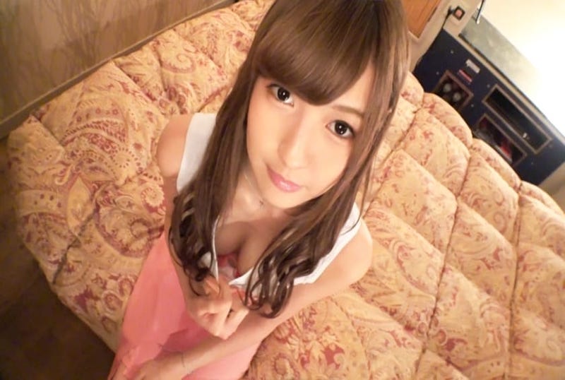 SIRO-3880 [澀谷109店員] [高潮白辣妹] 一隻孤獨的少女，用高亢的聲音哭泣。由於專業的抽插技術，讓他抽搐達到高潮。 葉月寧寧