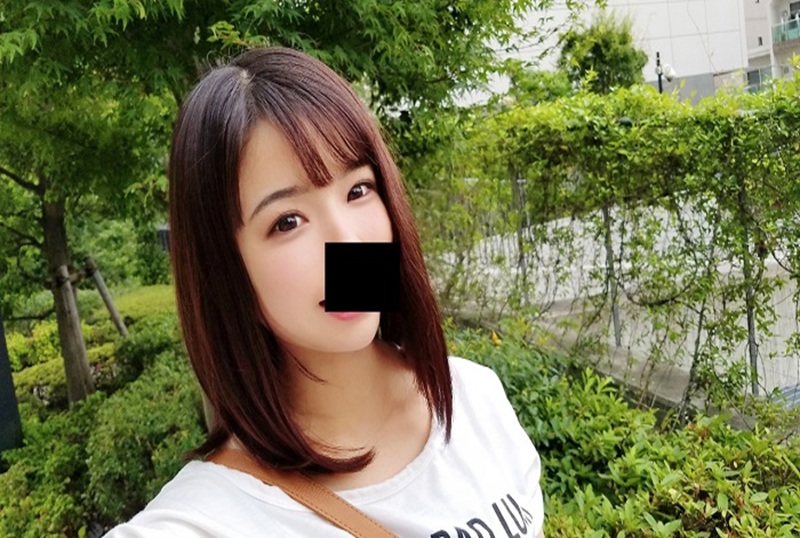 FC2-4654778 【全臉曝光】「選美皇后」終於曝光了。這是一部罕見的必看視頻，包含大量中出鏡頭。 素人