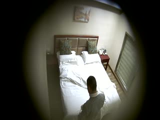 小旅館偷拍饑渴男女先給情人舔逼熱身可惜沒幹多久就射了看神情這女的沒有滿足