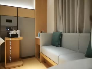 170CM氣質高端外圍美女，修長美腿坐身上各種摸，舔屌口交服務周到，後入猛操忍不住浪叫，大屁股騎坐啪啪啪