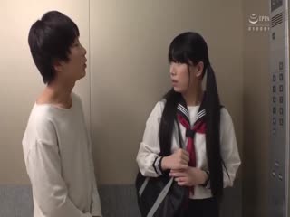 GS-331 休日エレベーターが故障して甘酸っぱい匂いの制服女子學生と密室