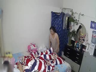 還是那對性趣相投的年輕小夫妻居家臥室床上床下各種啪啪啪瘦弱的老公很生猛乾的愛妻急促嬌喘叫老公
