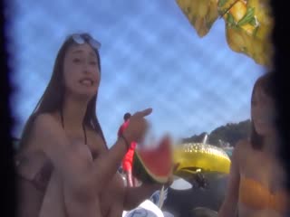 FC2PPV3010662 沙灘搭訕長發比堅尼妹子被小哥摳穴高潮 被顏射滿臉可愛地投訴[3]