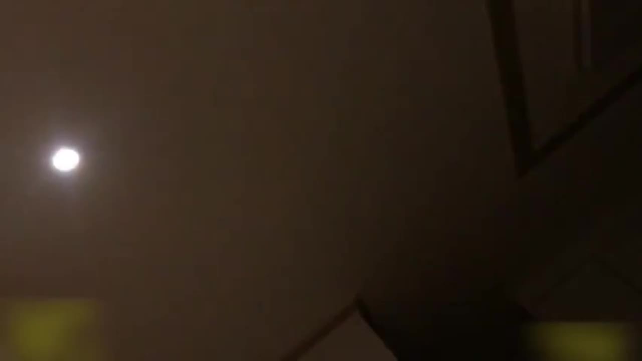 男友猛摳G點到潮噴