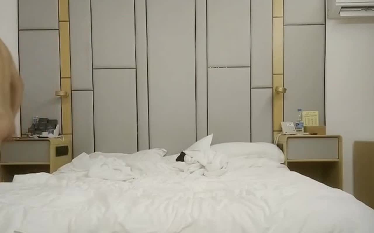 老表尋歡記 約了個苗條大長腿妹子啪啪