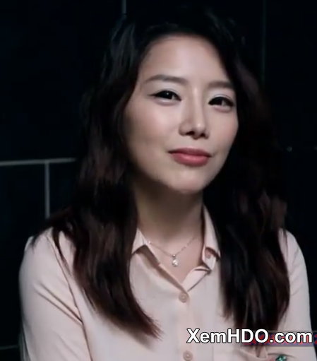 前面的裸體美女