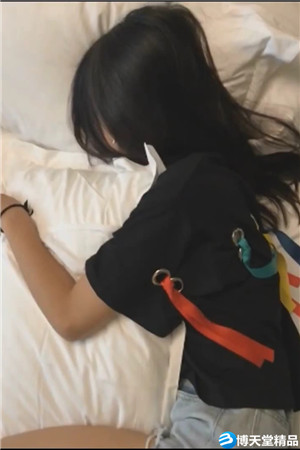 [國產劇情]用我的神器大屌來拯救失戀的白棉襪小妹妹