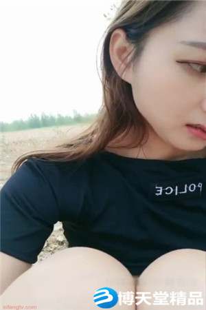 [國產劇情]中國大膽網紅臉性感美女和男友體驗刺激到鄉下花生地里露天啪啪