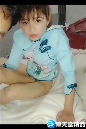 美少婦和炮友啪啪假屌抽插玩弄非常誘人