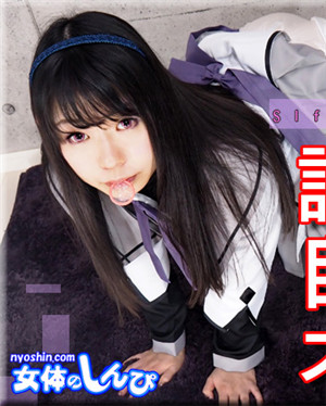 [無碼精品]女人身的新兵堇cosplay對話自拍手淫