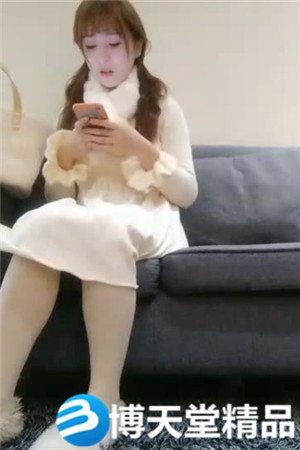 [國產劇情]清純妹子本來就打扮很可愛 還換上黑絲女僕裝