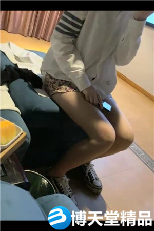 [國產劇情]劇情演繹妹子應聘會所工作被提前培訓 穿上黑絲足交口交舔逼騎坐抽插