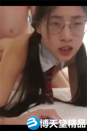[國產劇情]劉玥-白色短襪雙馬尾眼睛妹