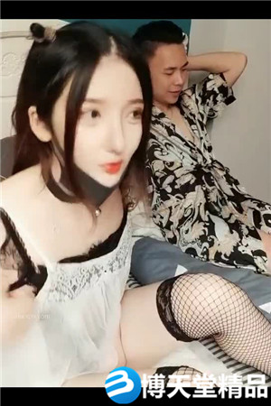 [國產劇情]清純美女極品網紅女神在家和大屌男友各種姿勢激烈啪啪