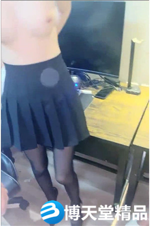 [國產劇情]網吧包廂激戰【澤美】超正點閨蜜 色氣黑絲JK少女制服