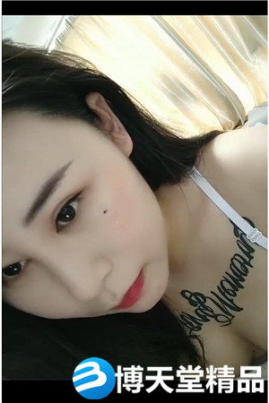 [國產劇情]閨蜜發騷了好身材高跟誘惑，逼里塞著大黑牛自慰誘惑狼友