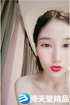 [國產劇情]超清純翹臀美穴小姐姐今天獨自一人誘惑，沒穿內褲翹起屁股露逼