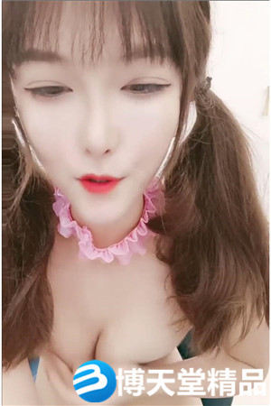 [國產劇情]爸爸快用JB操我，年齡不大騷話很多，撩起短裙無毛一線天，炮友掏出大屌