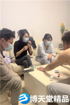 [國產劇情]護校大二，一個寢室的姐妹花，露臉，未來的白衣天使，重金出場