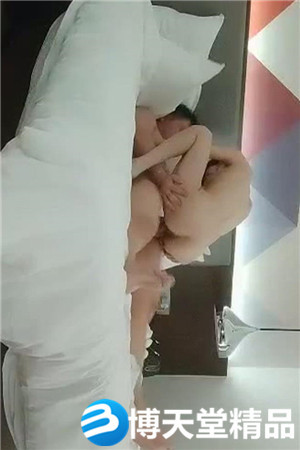 [國產劇情]酒店約操輕熟女 ，服務周到舔遍全身 ，絕活毒龍轉
