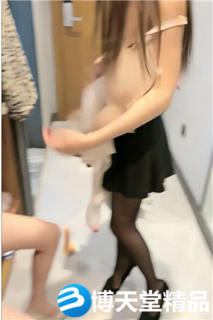 [國產劇情]蕾絲少女探花玉臀並排高聳，牡丹含露涓涓