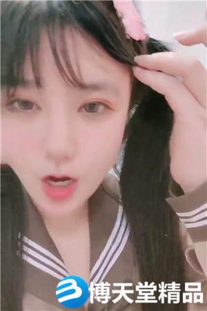 [國產劇情]JK裝02年雙馬尾萌妹 ，撩起裙子脫下內褲 ，這屁股太誘人了，逼逼粉嫩粉嫩