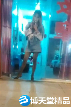 [國產劇情]逛紅燈區操站街女，選了個黑絲御姐，帶到小房間