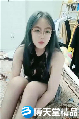 [國產劇情]高顏值清純眼鏡娘,極品反差婊,看著乖巧聽話,實在是男友的小母狗