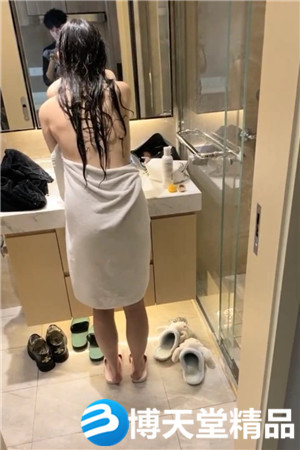 [國產劇情]新疆美女酒店私拍，粉嫩高顏值，明星臉，超清畫質摳穴洗澡