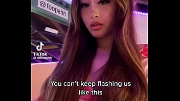 Tik Tok pagando peitinho