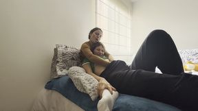 dos mujeres universitarias follan duro en la habitacion
