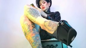 Dangling , ignoring , texting - HIGH HEELS