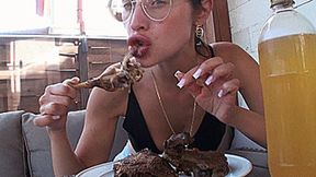 Mega Overeating chicken (1920x1080 HD) WMV