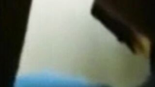 مزه جميله سوريه في المانيا مكسوفه تمسك زبره تلحسه ويكيفها تفريش وينيكها من طيزها وكسه