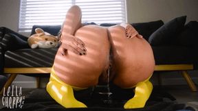 Big Ass Peeing In Stockings (720p mp4)