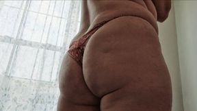 HERE IS MY BIG PHAT JIGGLY BUTT